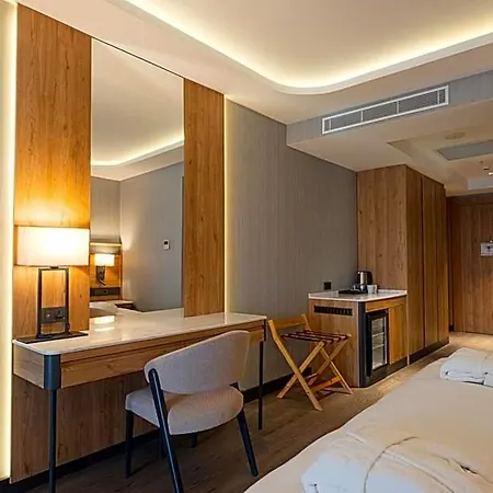 Azura World Hotel Hotel