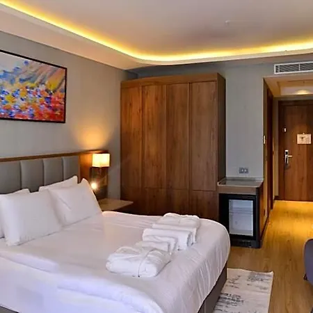 Azura World Hotel